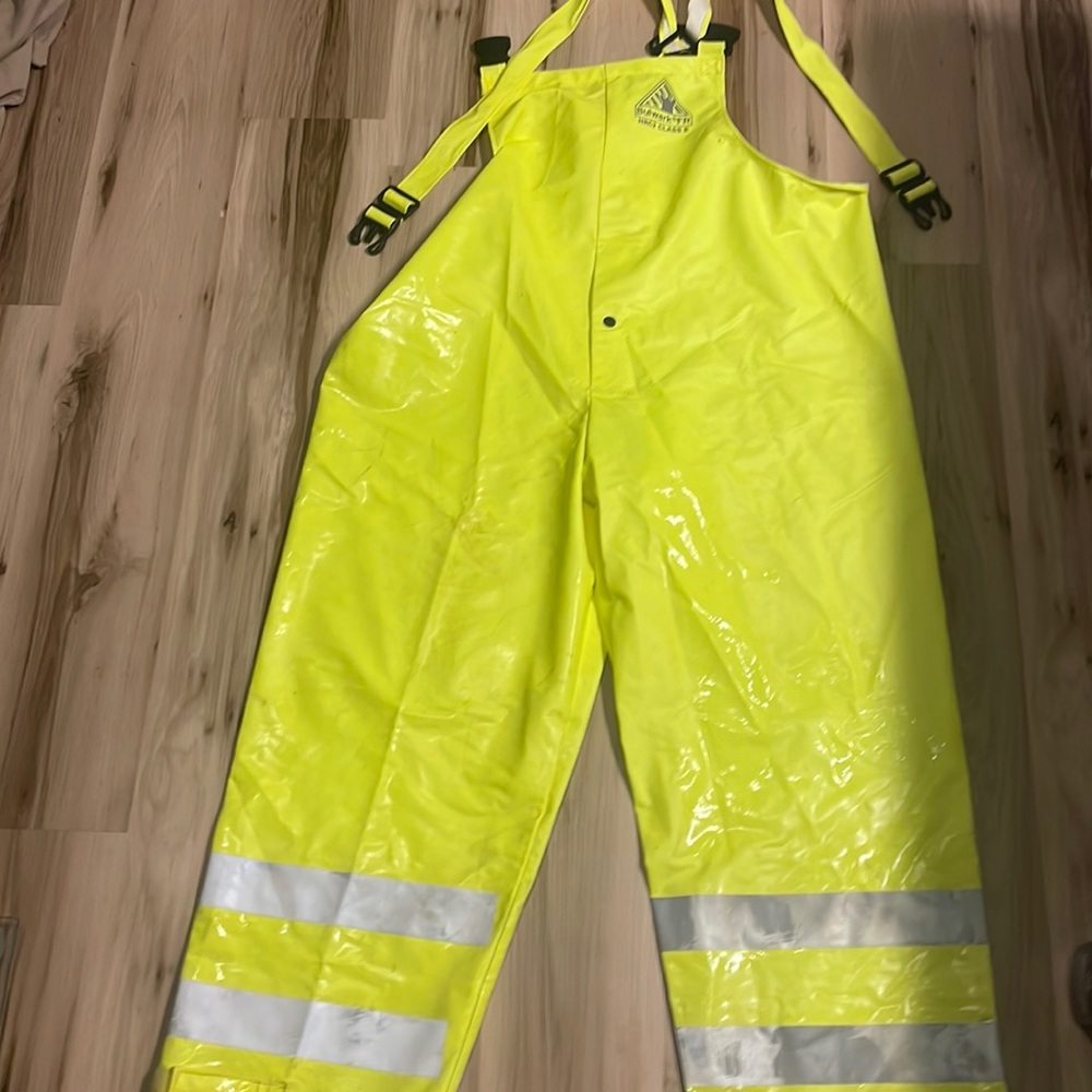 Bulwark FR rain pants size lrg